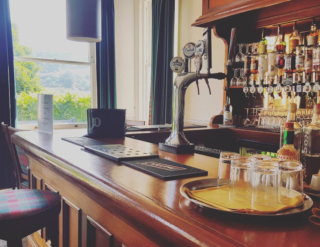 Happy #Friyay!!!
Did you know that today is the #internationalbeerday ? At our #cozy #bar overlooking the Limpley Stoke Valley, we have a varied selection of #beers and other #drinks (including soft drinks). Planning a #getaway near #Bath? Book your #acommodation with us!