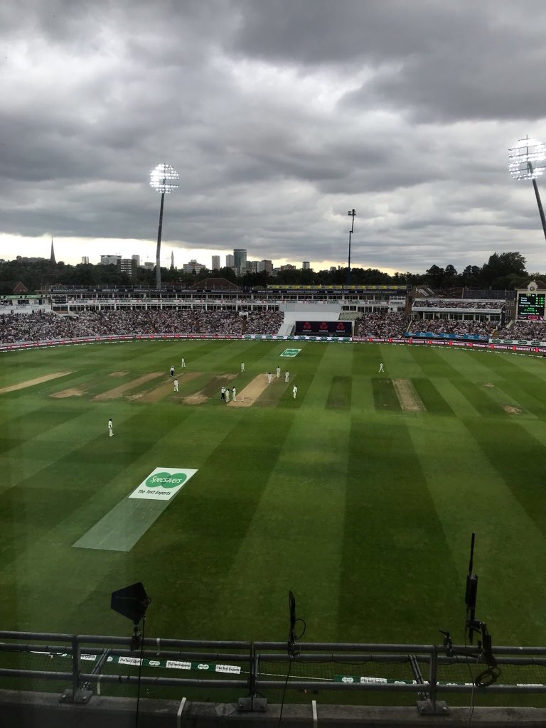 chepena_n's tweet photo. English summer is back 😜 ☁️ ⛅️ https://t.co/Ai1R8wFt3M