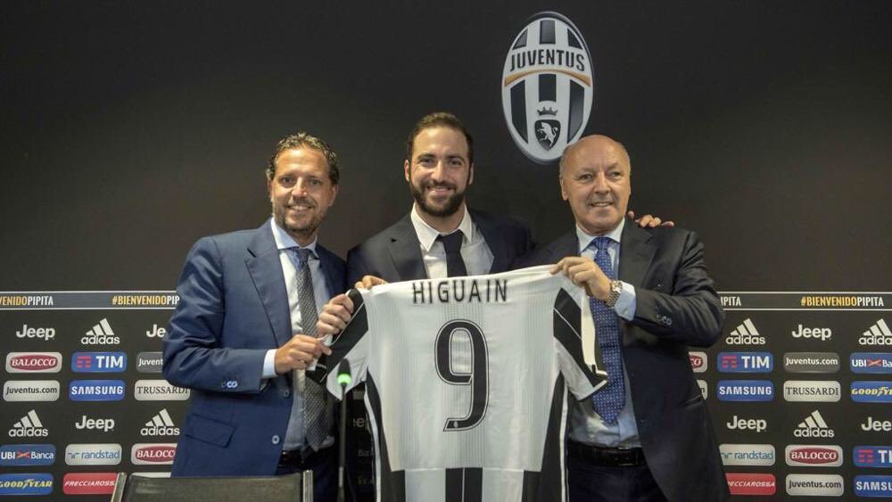 AroundTurin's tweet photo. 95/96 Vialli
96/97 Boksic
97/01 Inzaghi
01/04 Salas
04/06 Ibrahimovic
06/07 Bojinov
08/11 Iaquinta
11/14 Vucinic
14/16 Morata
16/18 Higuain
18/19?

For the first time since the introduction of fixed numbers, Juventus might not have a #9!
via @_ThousandN https://t.co/fP34mIZcwY