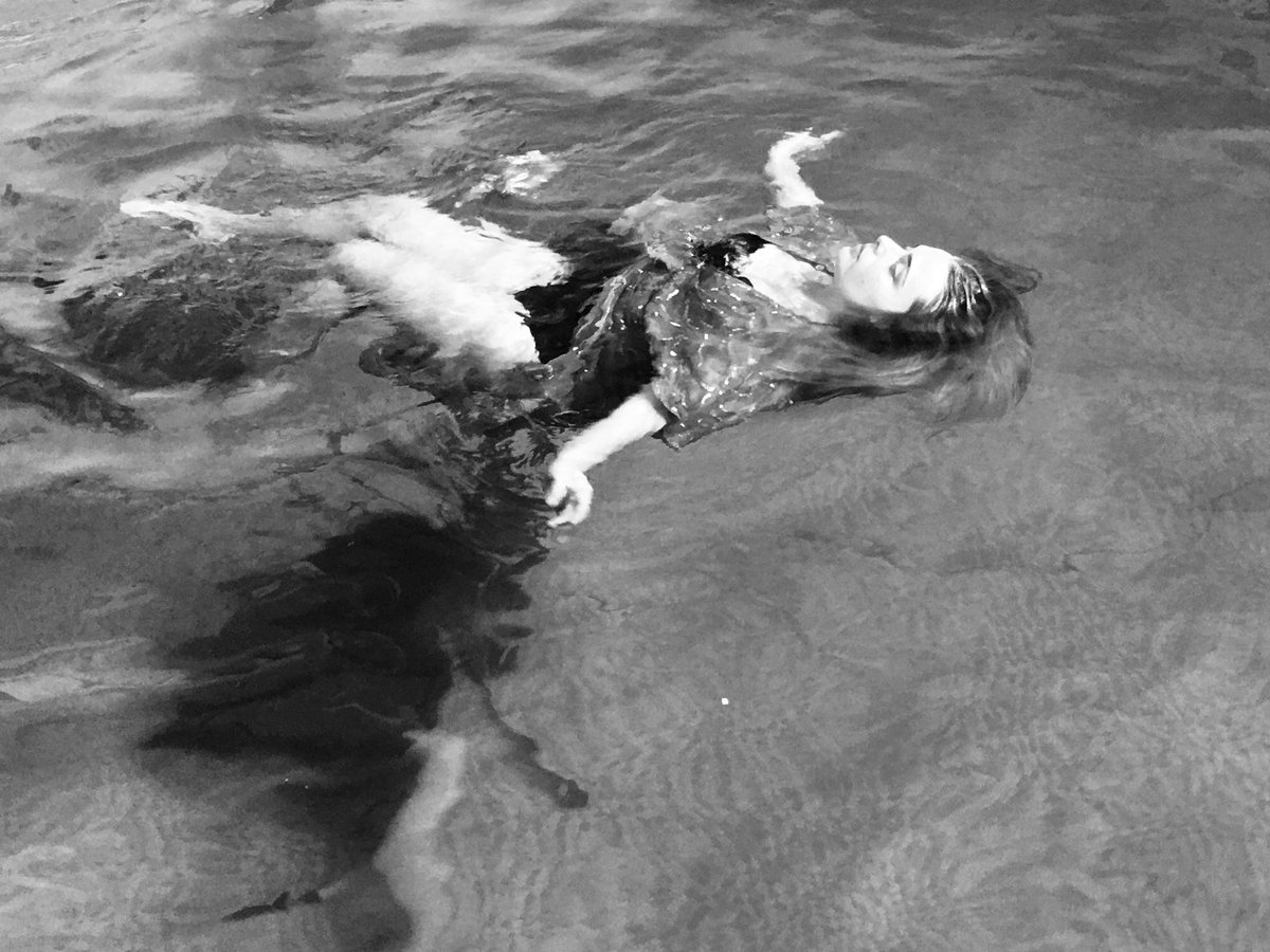 GD’s <a href="/JadeMayjean/">Jade Mayjeans Music</a> looking like a real-life movie star at today’s music video shoot with <a href="/summerislefilms/">Summer Isle Films</a> #musicvideo #underwatershoot