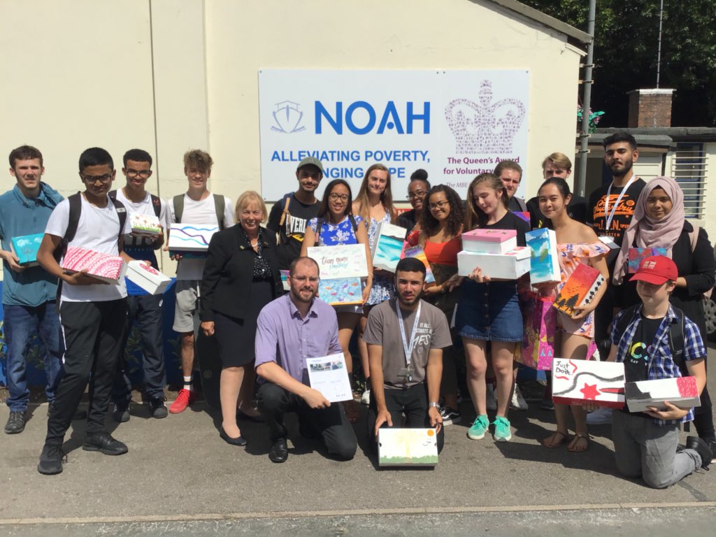 Julia_Cleverdon's tweet photo. .@NCS in Luton @USMAN_WORK -@TokkoYouthLuton fantastic team of young people done a shoebox present for @NOAH_Luton with donations from generous shops .@iwill_campaign https://t.co/UVVEDEEa9F