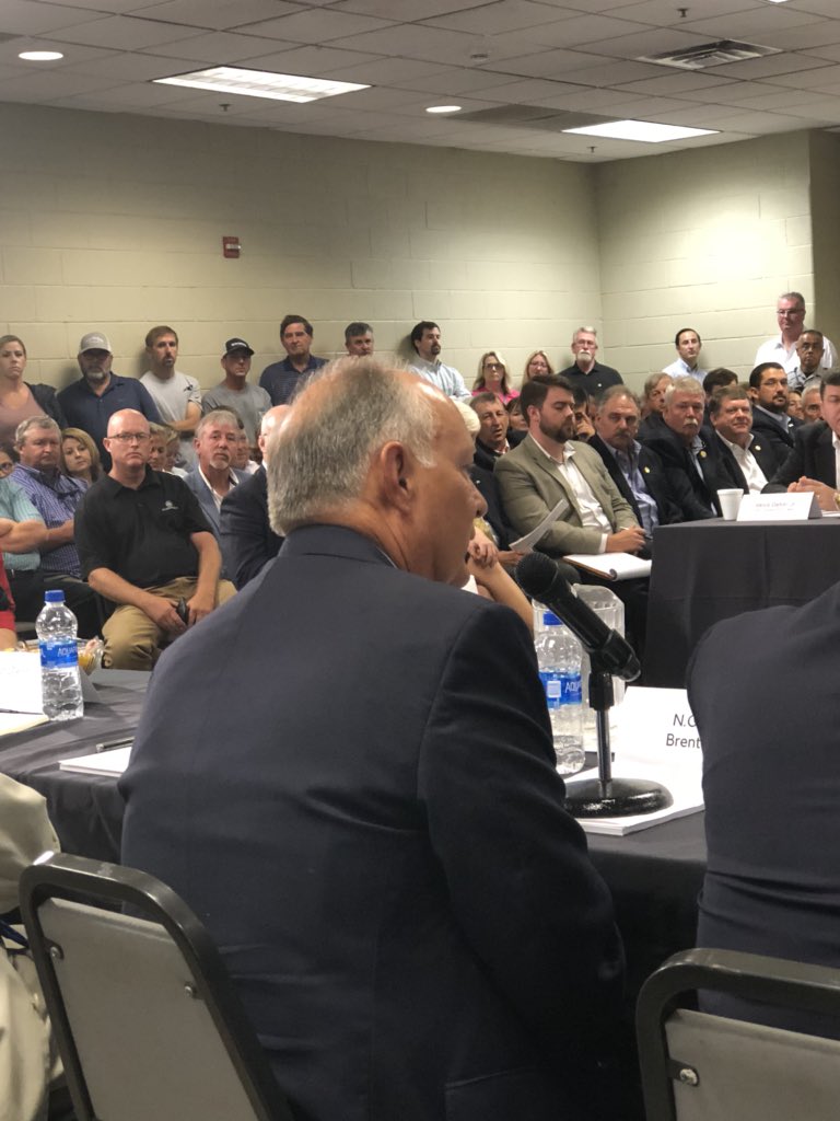 DavidRLewisNC's tweet photo. Overwhelming turnout @HouseAgNews Roundtable -over 1,000 farmers @NCAgriculture @MdAgDept @AgricultureDE @SCDAgriculture @FarmBureau @NCStateCALS @farmcredit @ZippyDuvall @RepHollyGrange @LarryNCHouse28 @kellyhastings1 @RepKenGoodman Sen. Don Davis #MyRightToFarm https://t.co/fRbjyF9raT