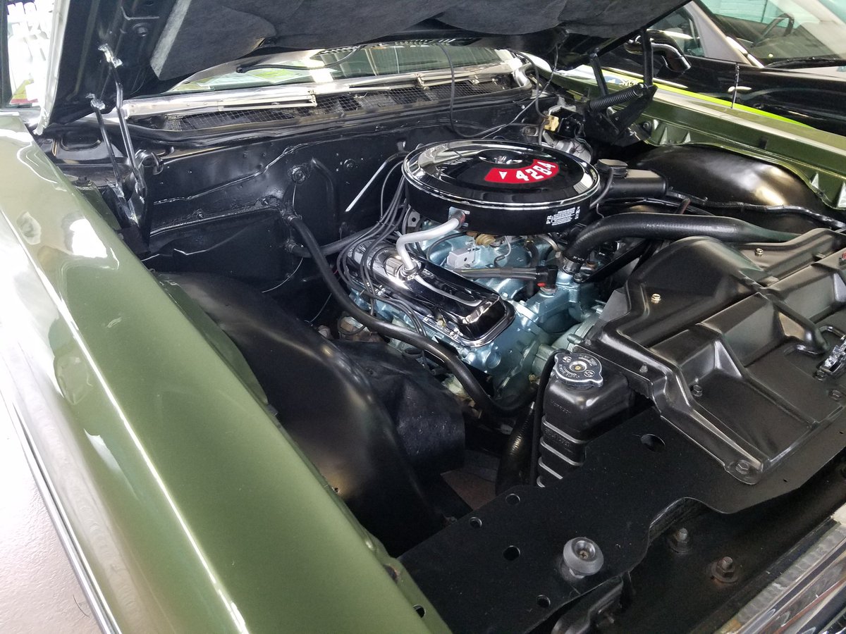 DeanVacX's tweet photo. #FullSizeMuscle '68 #Bonneville428 #4spd https://t.co/iPytwu112J