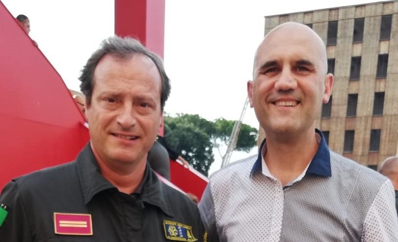 vacanzemessapi's tweet photo. DOPO LE PAROLE PRONUNCIATE DAL #MINISTRO DELL'#INTERNO AL GIURAMENTO DEI #VIGILIDELFUOCO SU ASSUNZIONI, MEZZI ED ALTRO, ADESSO ATTENDIAMO FATTI CONCRETI, ALTRIMENTI #UGLVIGILIDELFUOCO E #ANPPEVVF SIAMO COSTRETTI A DICHIARARE LO STATO DI AGITAZIONE @matteosalvinimi @SCandianiLN https://t.co/NseNio9UYk