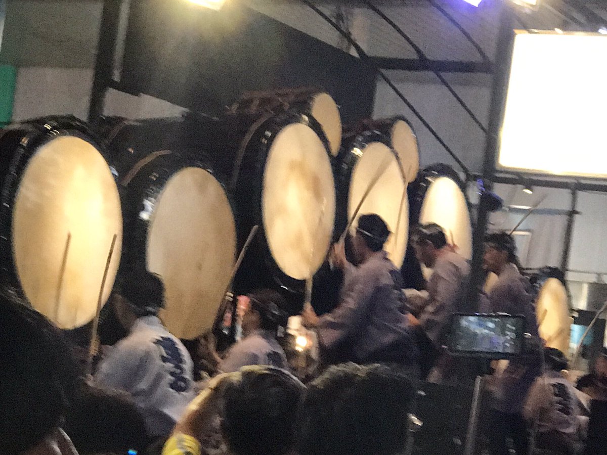 つ ば き 主役はねぶたの山車だけどやっぱり忘れちゃいけない囃子方のみなさん 太鼓 笛 鉦でお囃子を奏でる 音が締まっていてとってもかっこいい 来年は囃子で出たい もちろん太鼓で 青森ねぶた お囃子 青森菱友会