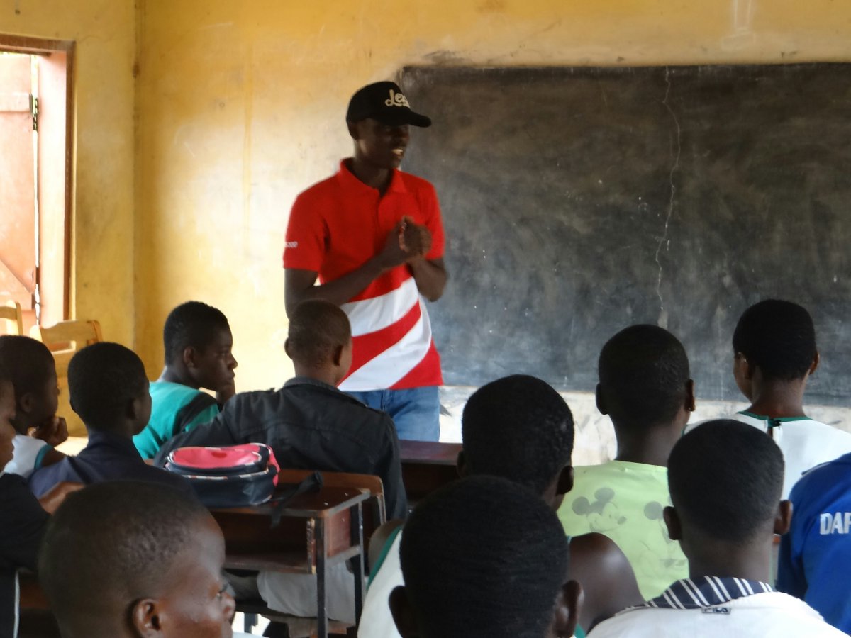 ChallengesGhana's tweet image. Ghana’s policy on Adolescent Sexual Reproductive Health Rights often doesn’t reach rural girls. It is often a private matter in the community, the girls “untouchable” during #menstruation &amp;amp; a bad omen. @lexis_anim is challenging these. #shsr @kalitasha_koree 
#He4She
#GlobalGoals