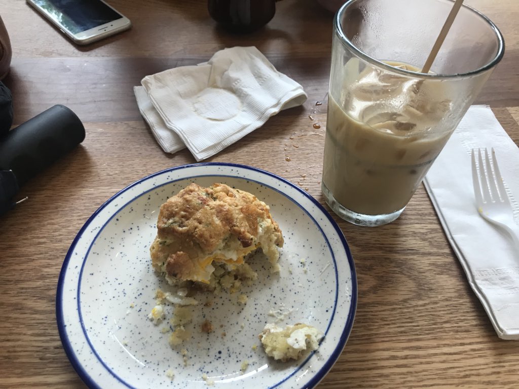 2ndgradesmarts's tweet photo. Out for breakfast and coffee in DC #OLHteachers https://t.co/bdtBv1lbq8
