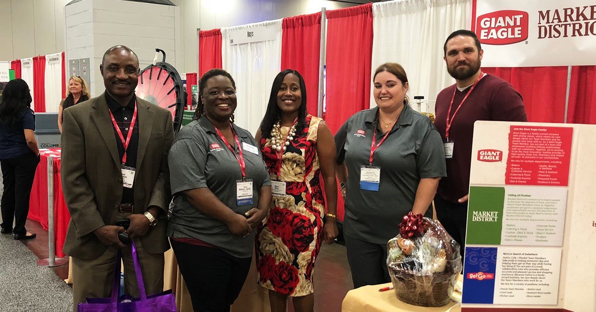 GiantEagle_Jobs's tweet image. .@GiantEagle is honored to be a part of The @NatUrbanLeague Conference! #SaveOurCities Stop by today or tomorrow to speak with our recruiting team about opportunities to join the Giant Eagle family! bit.ly/2n9zvdi