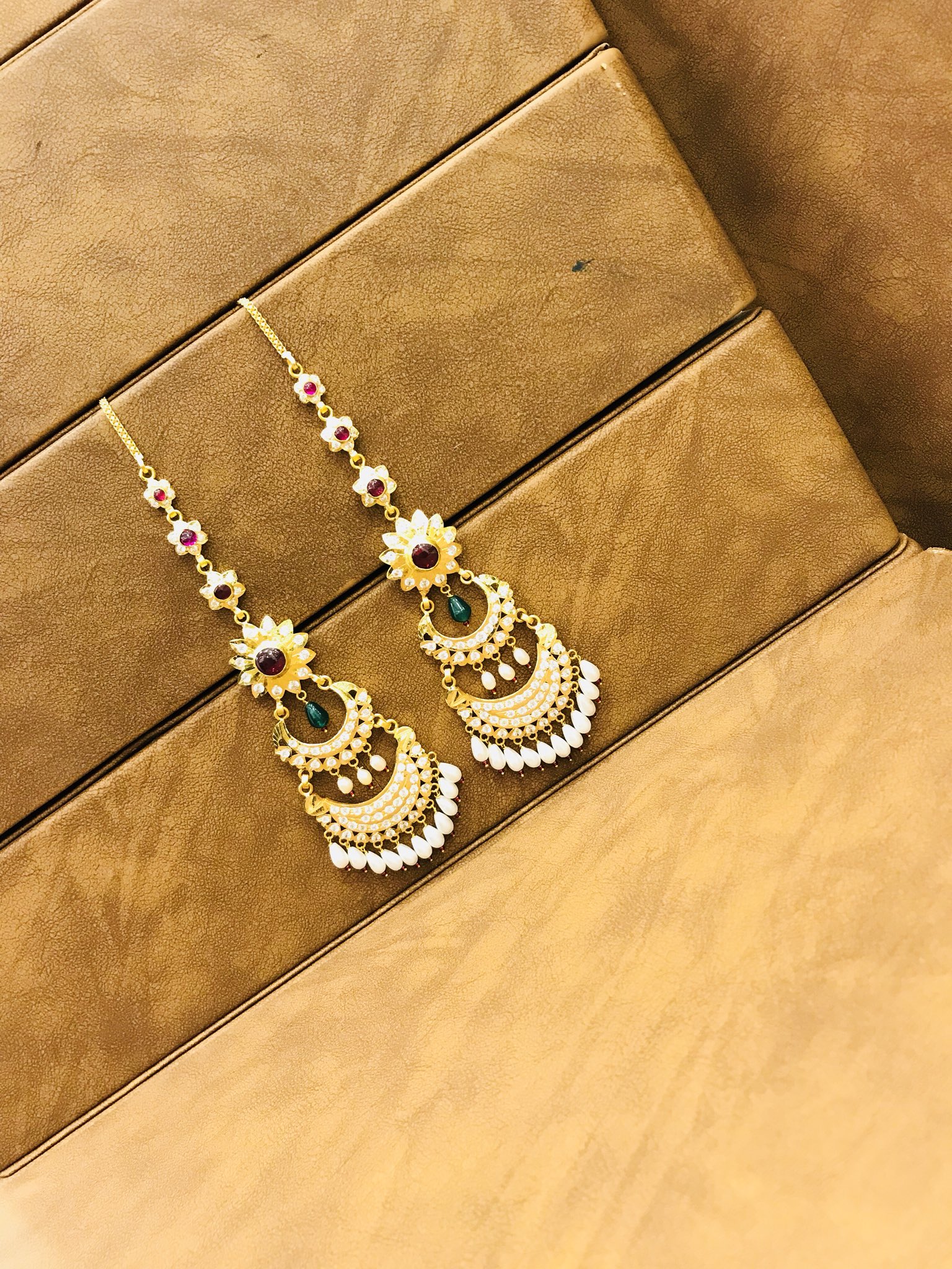 Pin by krishna sharma on Gold jewelry fashion | Gold jewellery design, Gold  chain design, Rajputi jewellery