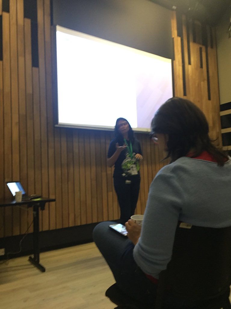 CeibaSoftware's tweet photo. En el #CeibaDevFest estamos disfrutando de la charla: Propósito personal - Inspira, conecta y trasciende con @Marcelabs1976 https://t.co/HMlPvrkrZ2