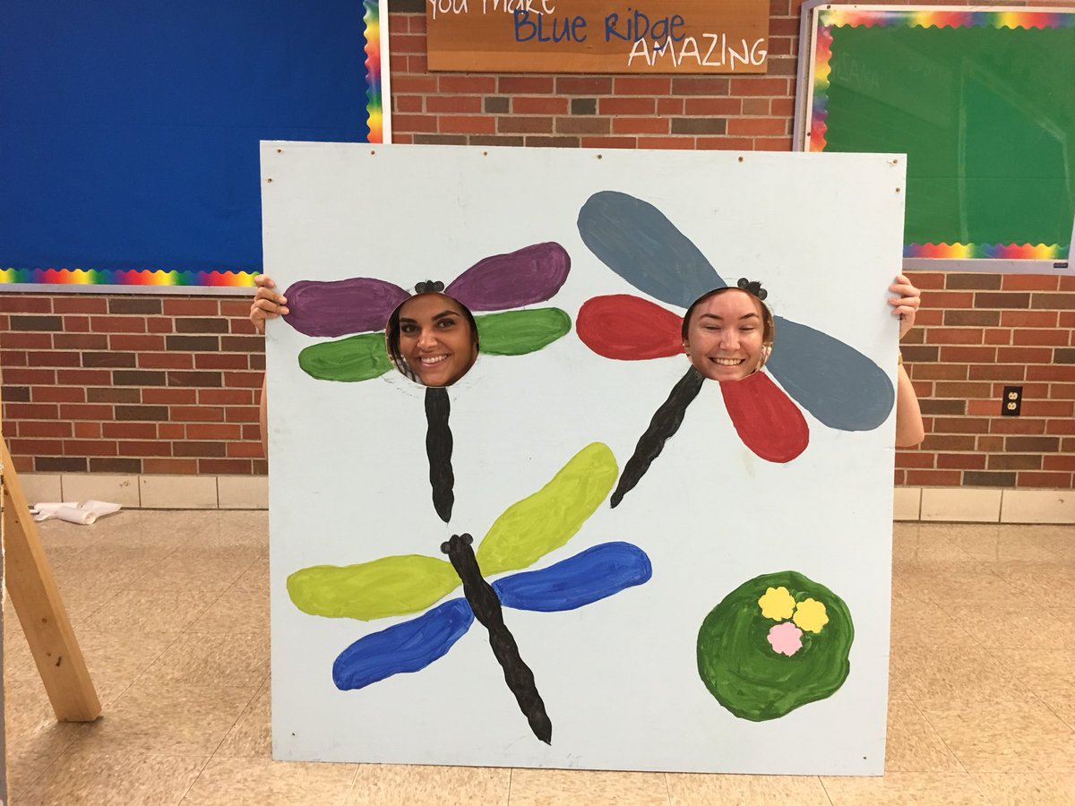 JJohnson_CPS's tweet photo. Having fun at BRE! #cpsbest #CPS_IM #beautifyBRE https://t.co/IcJHRGAWdm