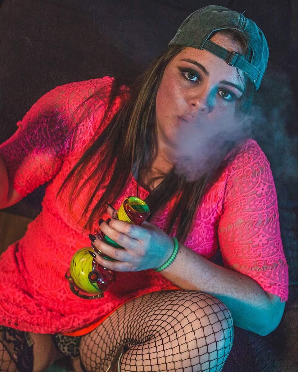 OliviaBlunt1's tweet photo. Want to see more? Follow me on Instagram! Olivia.Blunt420 😝
#420girls #420photography #420pinups #curvy #thick #thickthighs #oliviablunt420 #oliviabluntimages #oliviablunt #blunt #bluntblowin #bong #bongrips #plussizemodel #plus_isamust https://t.co/t8wSnuRwxZ