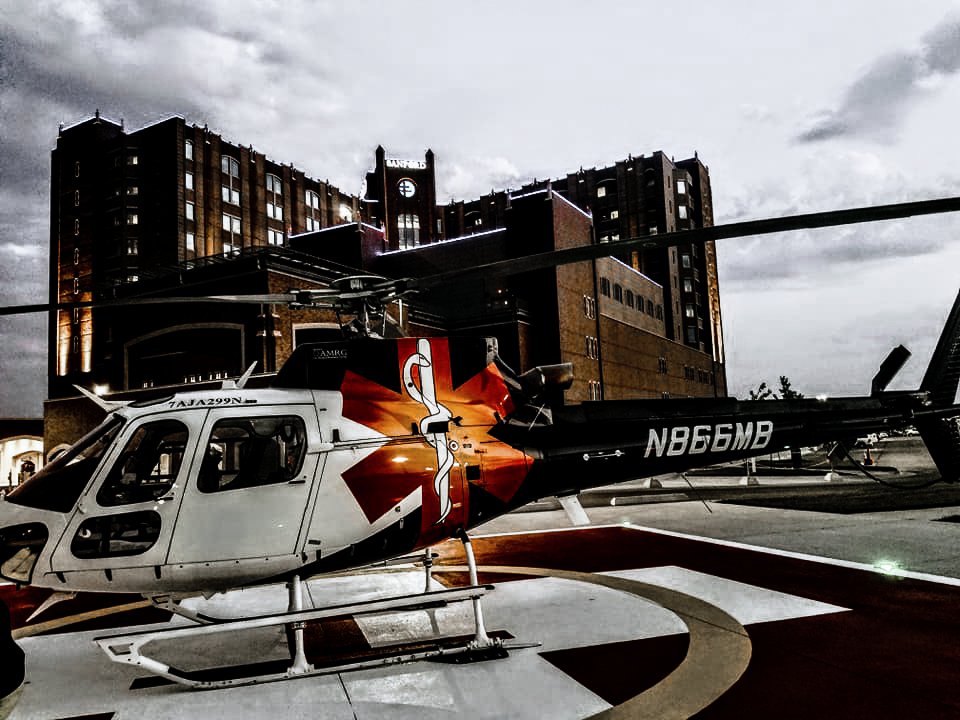 Guardian_Flight's tweet photo. Our #DevilsLake helicopter sitting on the pad at @sanfordmfm . #guardianstakeflight #CriticalCare #EmergentResponse #Helipad https://t.co/KH27dDO6IA