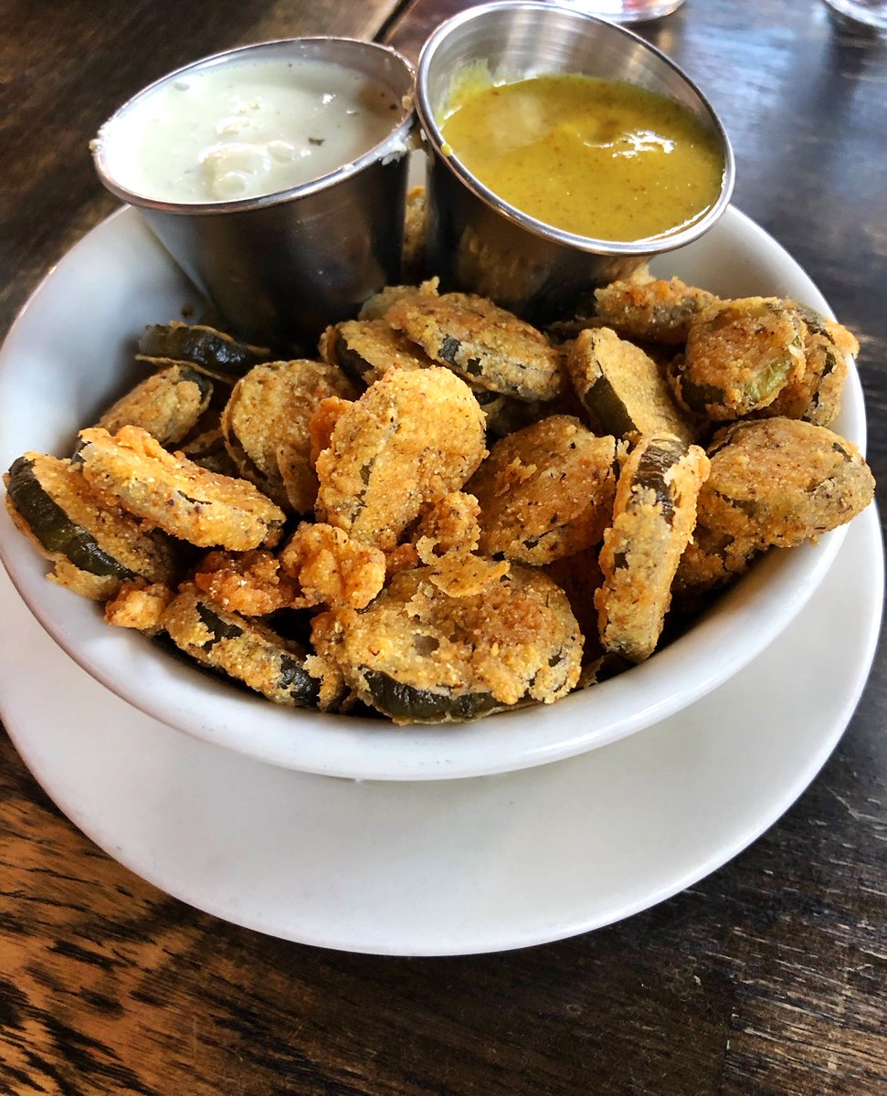 mackattackks's tweet image. Fried-day feelz 🙌🏻🙌🏻 
.
.
•Fried dill pickle coins 🥒served w/ honey 🍯 mustard and pickle juice aioli for dipping• 
#eeeeeats #eatlocal #foodblogger #foodphotography #hungry #appetizers #fishtownphilly #nomnom #huffposttaste #friedfood #philadelphia #mackattackkss