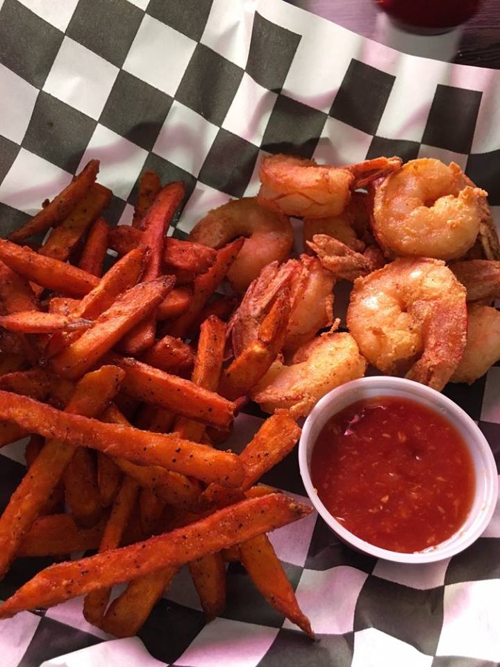 Fried Fridays! #twistedshrimp #friedfridays #chicken #shrimp #tgif #enduldge
Bucket of Fried Chicken $19.99 with 2 sides $26.99 🍗
Bucket of Fried Shrimp $30.99 with 2 sides $37.50 🍤