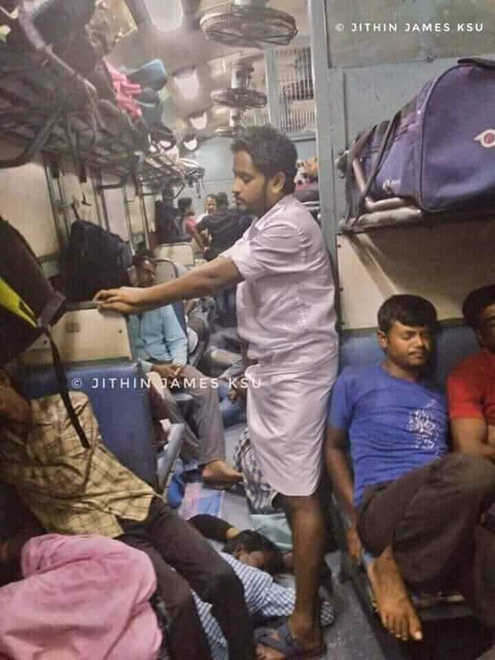 Shabeeb9961's tweet photo. 2.30am കണ്ണൂർ ജയിലിൽ നിന്ന് വീട്ടിലേക്ക് ജനറല്‍compartment യാത്ര സ്വന്തം വേദനകൾ മറ്റുള്ളവരെ അറിയിക്കുവൻ പാടില്ല എന്ന് പിടിവാശി നല്ലത് തന്നെ ഒരോ പ്രവര്‍ത്തക്കരും നിന്നെ പിന്തുയ്ക്കുന്നവരും അറിഞ്ഞിരിക്കണം നീ ഏറ്റെടുക്കുന്ന ഒരോ കാര്യവു പ്രസ്ഥാനത്തിന് വേണ്ടിയാണ് 
Chunk jasheer ikka https://t.co/JCXpOwPhjx