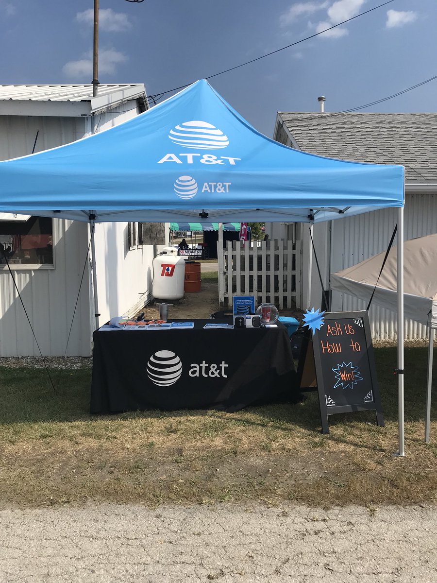 Team_MonroeSt's tweet photo. DaStreet at DaFair today!!! The smell of corn dogs, funnel cakes and DTV NOW in the air!! #HaleyToledo #AllOHverit #Str8OuttaMonroe https://t.co/X2GePYWgSU