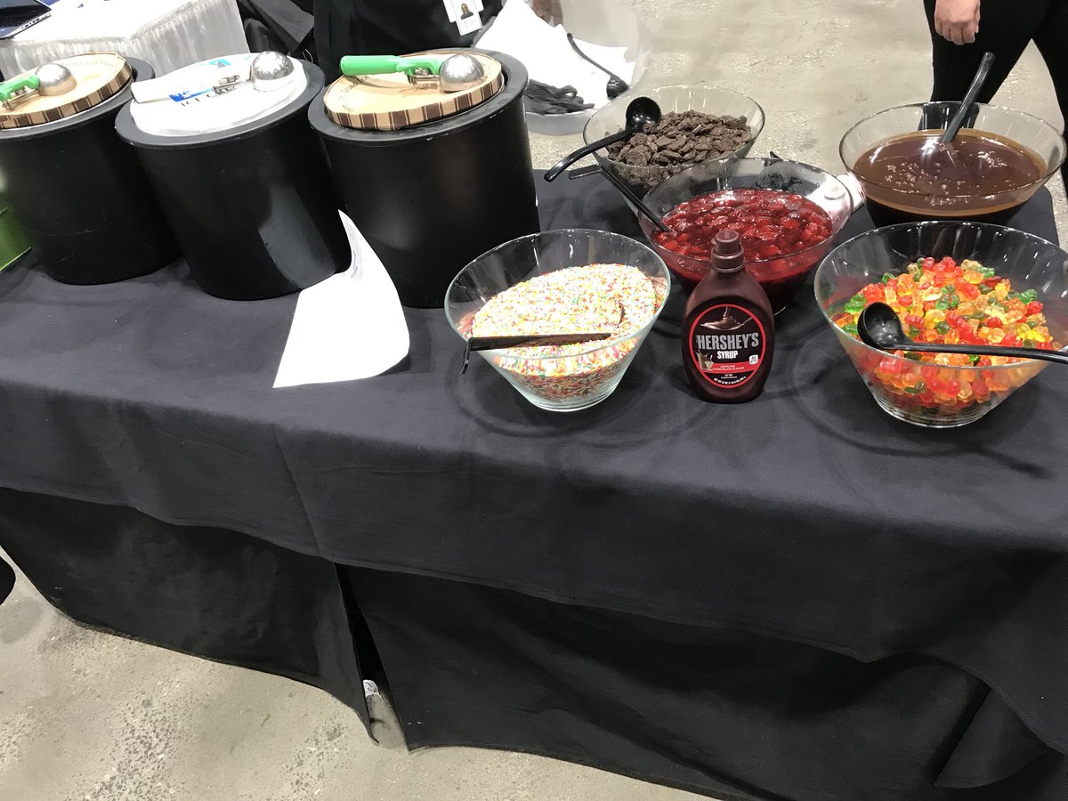 AramarkCity's tweet photo. @aafp @ExhibitAssociat join us for an ice cream social by aisle 700! https://t.co/krvUC2viRX