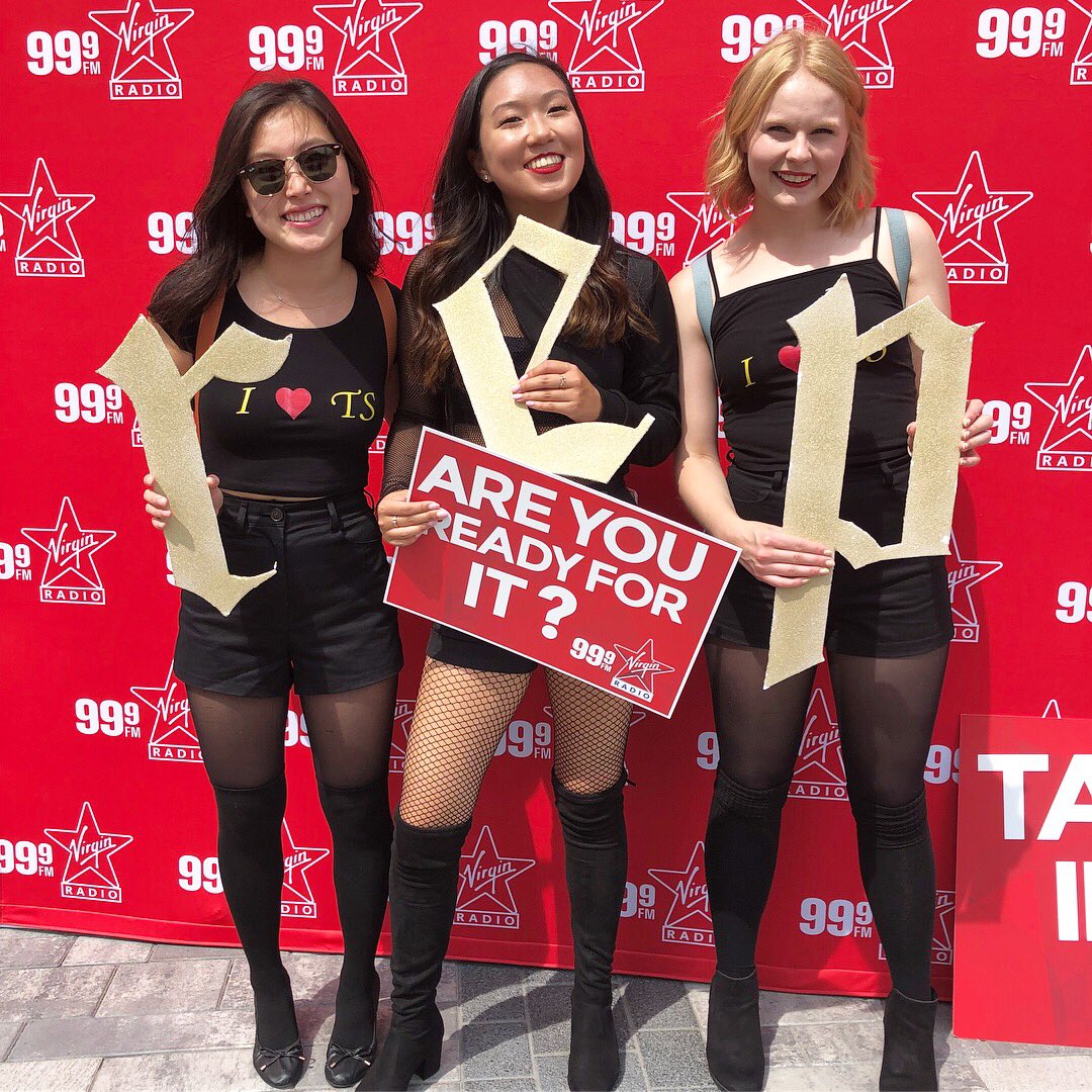 VirginRadioTO's tweet photo. Toronto has some serious #Swifties 🙌🖤 @taylorswift13 #ReputationTour #TaylorinTO https://t.co/HityK2W0DO