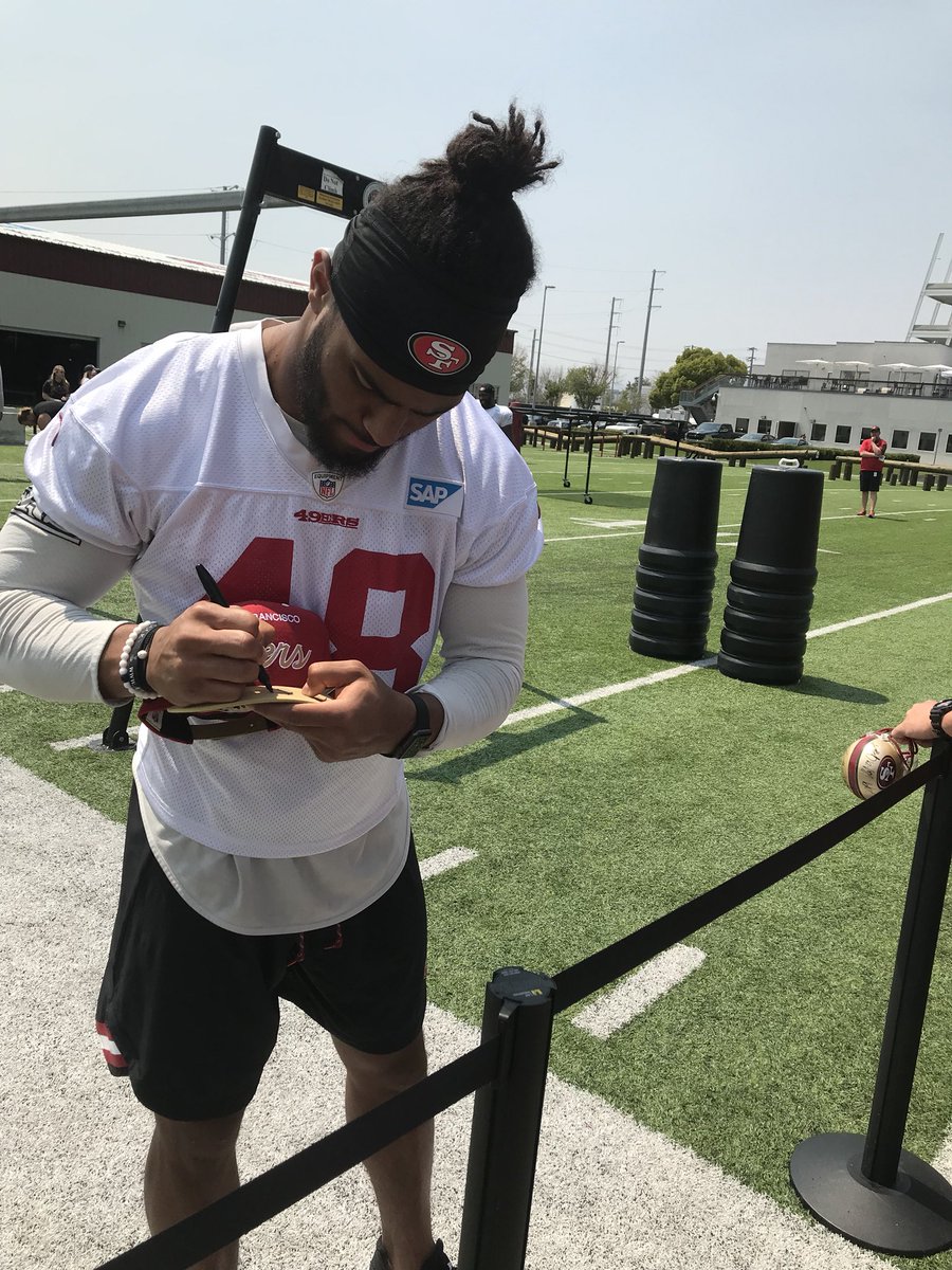 49er911's tweet photo. #trainingcamp2018 #49ers @49ers Thanks @BournePoly11 for taking time for my son!! https://t.co/buOb3ZwqKN