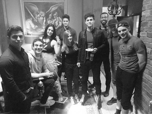erchovraphael's tweet photo. Faith falls hard on our shoulders

But legends never die.

#SaveShadowhunters 
#SeeYouInSeason4 https://t.co/U11LW8jBNp