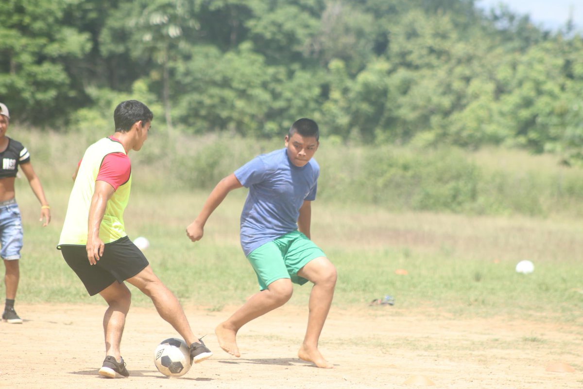 crupanama's tweet photo. Con @aiasoccer pudimos llevar clínicas de fútbol y compartir con niños y adolescentes #aiatours #aiasoccer https://t.co/bPw7LfTIyB