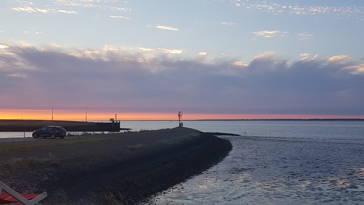 Gritter3's tweet photo. Lekker eten en drinken op de haven van Lauwersoog. #Noorman @lauwersoognl https://t.co/7XRzz5rSxu