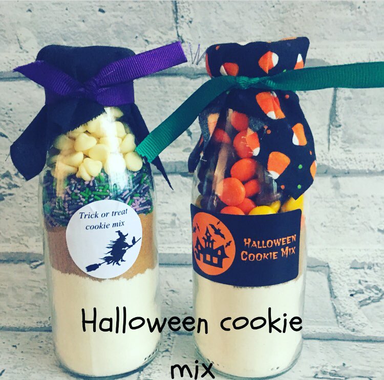 idarosemama's tweet photo. Halloween is getting closer what cookie mix would you pick ? Order the pair in August and get a free bag of cookie mix https://t.co/cIzwpp09xP #cookiemix #halloweencookie #halloween #cookieinajarmix #reusablebottle #cookies #bakingwithkids #halloweenfun https://t.co/LSmZvd85Zp