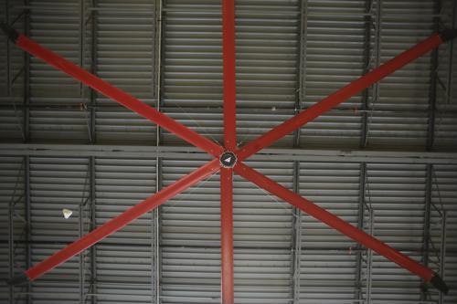 MinerCorp's tweet photo. Fans can create more comfortable environments in just about any type of facility, and in doing so lower cooling costs and reduce #safety risks. Here are three #industries where fans can improve working conditions: https://t.co/xTSSvFD4f0 #HVLS https://t.co/HNhm8pMAbV