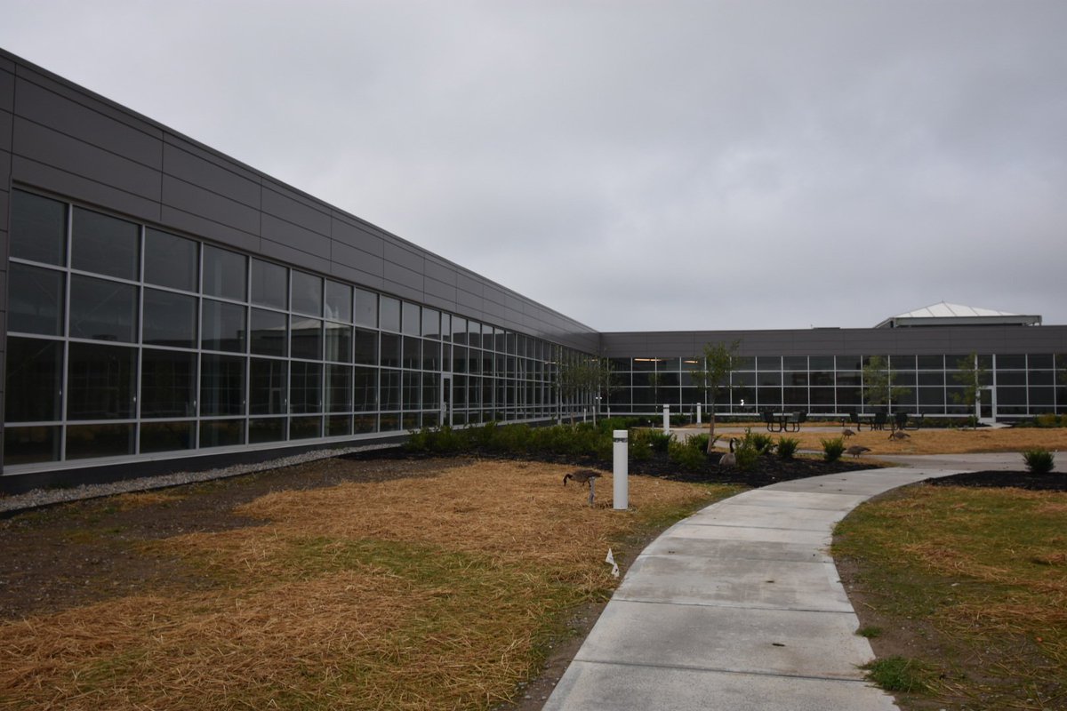 enclad_inc's tweet photo. Once the old Charles Schwab call center, Visionary 1 will now serve as a tech-ready office building located in a Certified Technology Park in @FishersIN. The #encladinc scope for this project included 9,000 sf. of Dri-Design metal plate wall panel. #TechCampus #DriDesign https://t.co/Ww5vepaIgx
