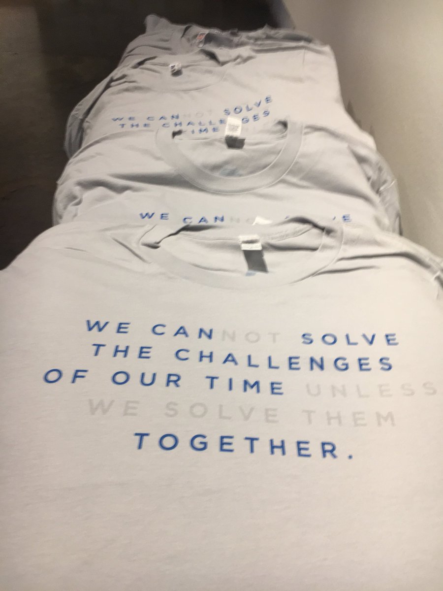 kerentaylor's tweet photo. “We can solve the challenges of our time - together!” @WriteGirlLA team is in Phoenix with the @ObamaFoundation helping inspire young changemakers! #communityleadercorps #leaders #writeLOUD https://t.co/pXEEFFINnB