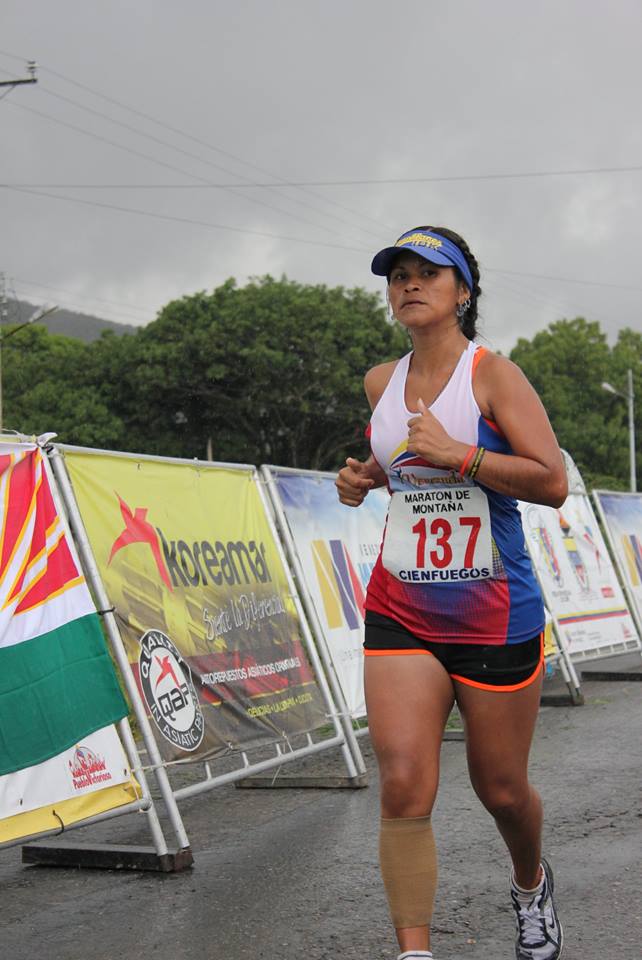 2608imara's tweet photo. mis 21k medio maratón santa rita #quibor edo lara barquisimeto llegando entre las primeras 10 de mi categoría y se logro podium jeje!! https://t.co/hVTHzfLUHK