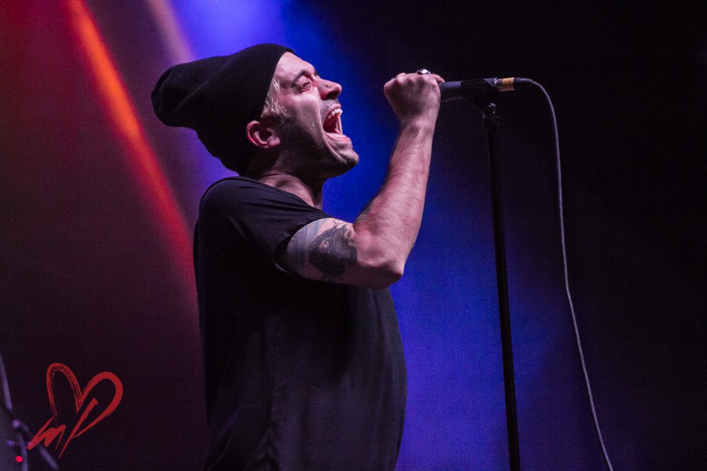 GhostCultMag's tweet photo. INTERVIEW: Darryl of @glassjaw1993 talks with @ghostcultkeefy about touring with @QuicksandNYC, longevity, and their upcoming show at @O2academybrix https://t.co/xHNDHqNZjD #glassjaw #materialcontrol #GlassjawattheO2Brixton  PHOTO: @loyalphoto https://t.co/ig4FZtI38R