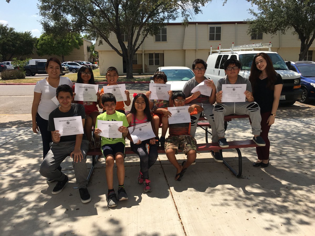 EdinburgHousing's tweet photo. Empowerment and Leadership-Nueva Luz Camp at La Posada. Thank you UTRGV SW Interns....#NuevaLuz #leadership #Empowerment #education #partnerships #ChangeStartsWithUs #summer2018 #UTRGV #SWinterns #HUD #WHAAT https://t.co/FkMrrTwPKq