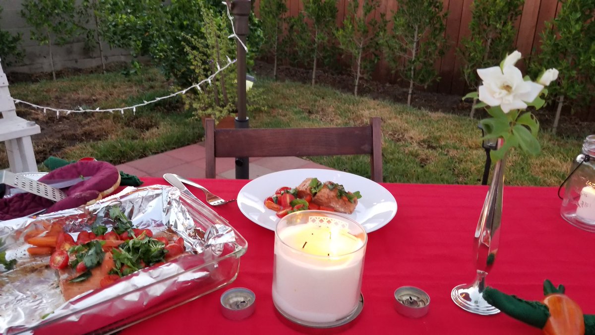 emmeraldd's tweet photo. This is my #boyfriendappreciation post. 
Last night he surprised me with a 🕯️ lit dinner date in his backyard. It was... spectacular I'm over the 🌜💫
Can we give this guy a 🏆 for being the sweetest ever? https://t.co/enpaX2eSXj