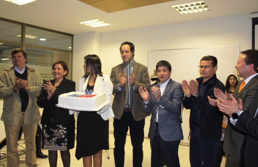 SSBiobio's tweet photo. Con reconocimiento a funcionarios con 20, 25 y 30 años de servicio, celebramos nuestro 39 aniversario junto a autoridades y funcionarios. https://t.co/ifHv10VgNG