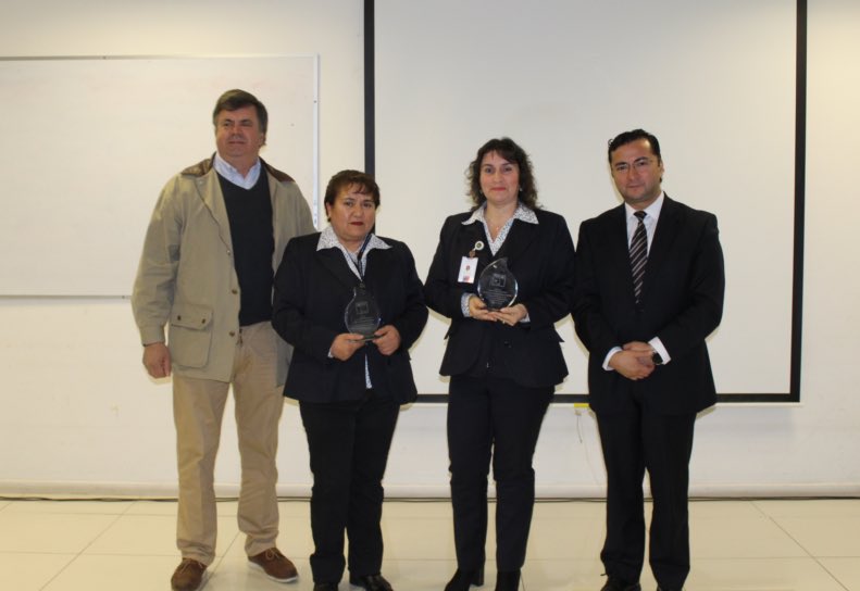 SSBiobio's tweet photo. Con reconocimiento a funcionarios con 20, 25 y 30 años de servicio, celebramos nuestro 39 aniversario junto a autoridades y funcionarios. https://t.co/ifHv10VgNG