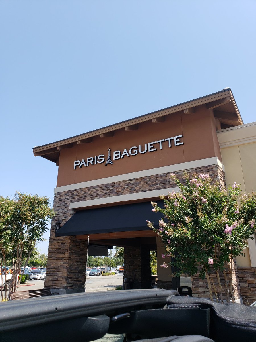 PC_CoachCrystal's tweet image. This little baguette got her Nationals cut in 200 BR this morning at prelims putting her top of the B Final for tonight! #SpeedoJrNats #PCAC #frenchie @PennCharter @midatlanticswim