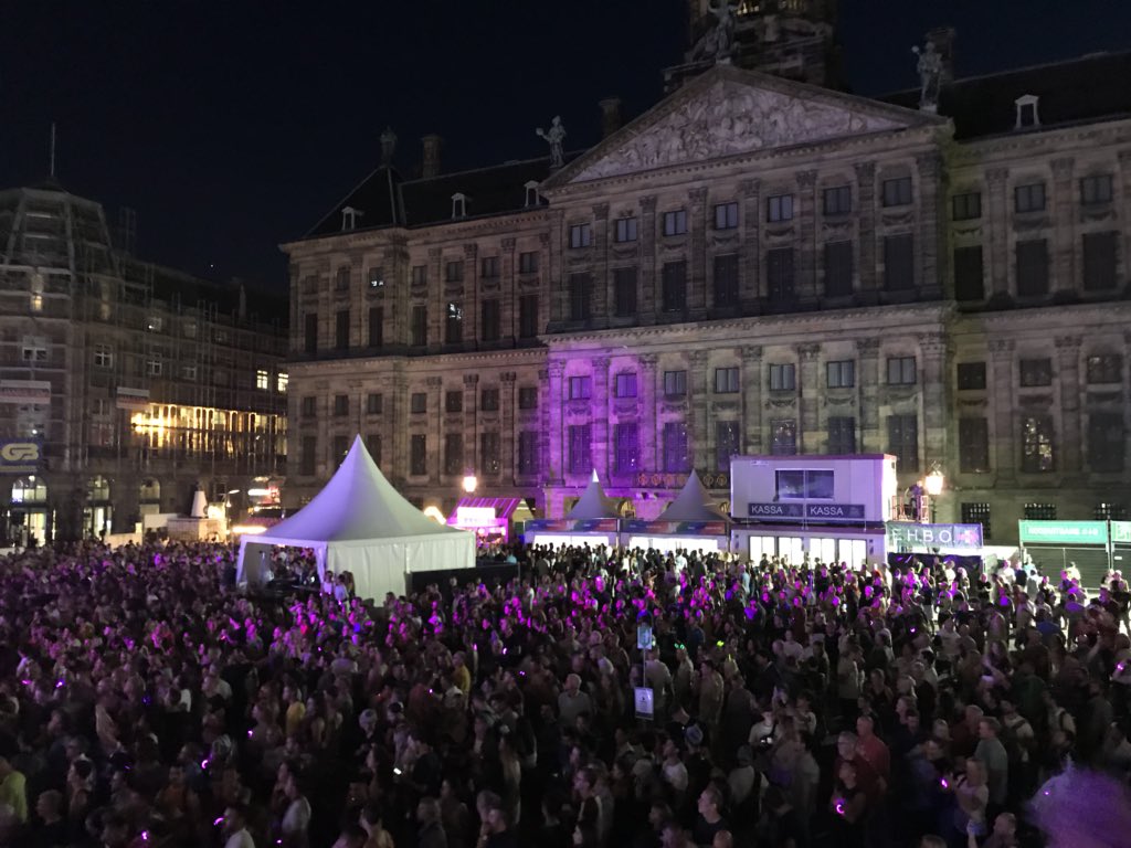 amsterdampride's tweet photo. Lekker sfeertje hoor! #dam #beursplein #amsterdam #pride #pridetv #prideamsterdam #prideheroes https://t.co/EcqQzrvgq3