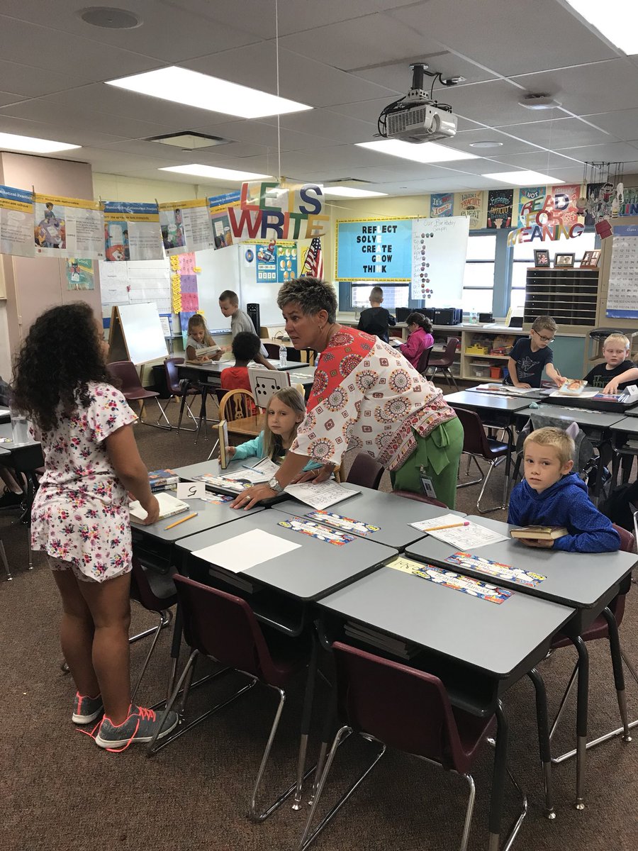 GCReads2Succeed's tweet photo. Book tasting with Mrs. Atwood!  #hooray4harris https://t.co/nG1cfCZPYE