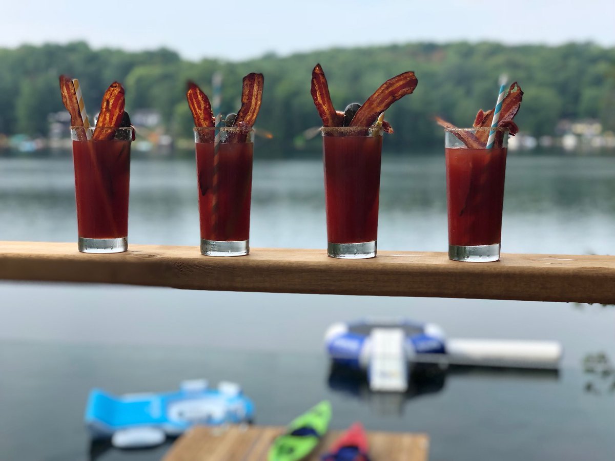 sydmayer16's tweet photo. The proper way to celebrate summer vacation☀️ https://t.co/9cFq1JazKQ