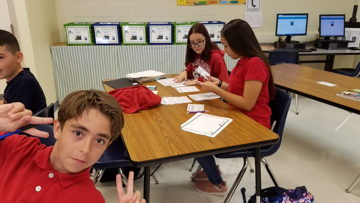 Kat_Johnson_22's tweet photo. My students working stations to apply scientific method! @PDNorte_PK8 @gary79938 #sciencemoves https://t.co/lx2LawIPxu