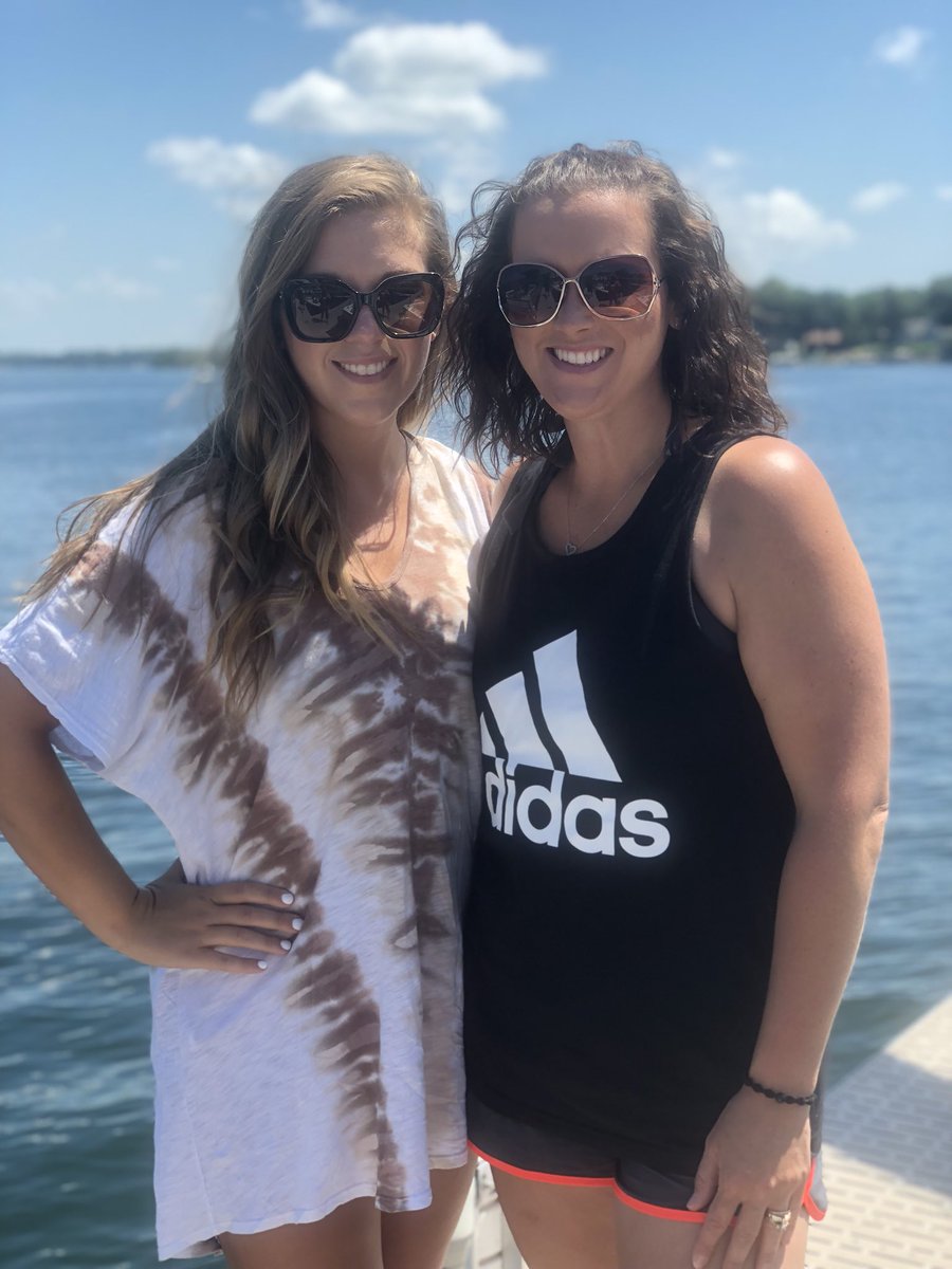 hilary_sirles's tweet photo. #FarmWifeFriday spotlight on the 2️⃣ that mean the 🌎 to me!  Lacy &amp; Renee do SO much to support their families &amp; farms in Renville County, MN. They’re now lifelong friends, who were beyond welcoming to me since the 1st day a strange IL girl showed up to be the new DSM❤️🌽 https://t.co/pBBbmIgzXJ
