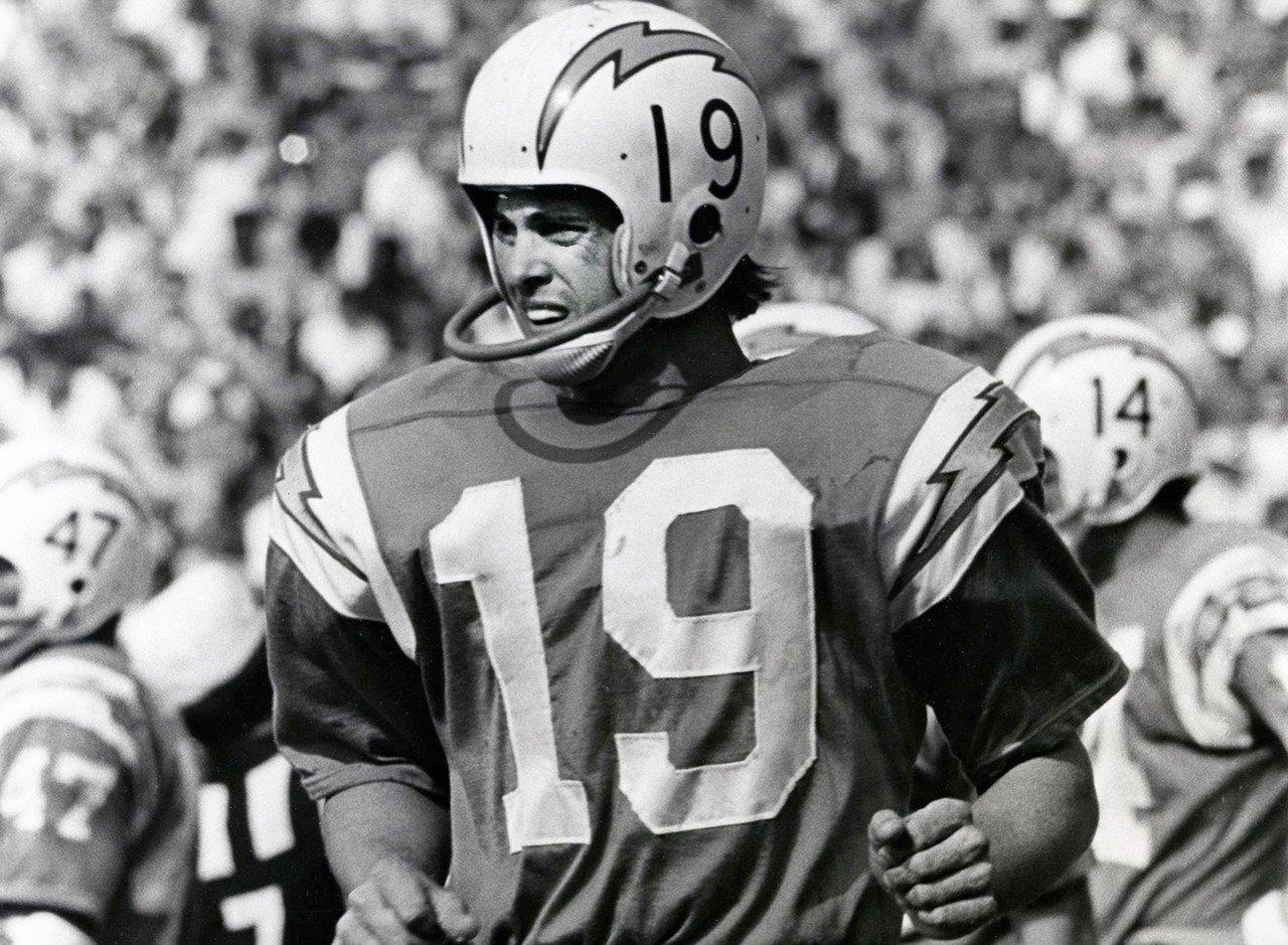 Happy BDay to our lifetime member and Hall of Famer Lance Alworth! 