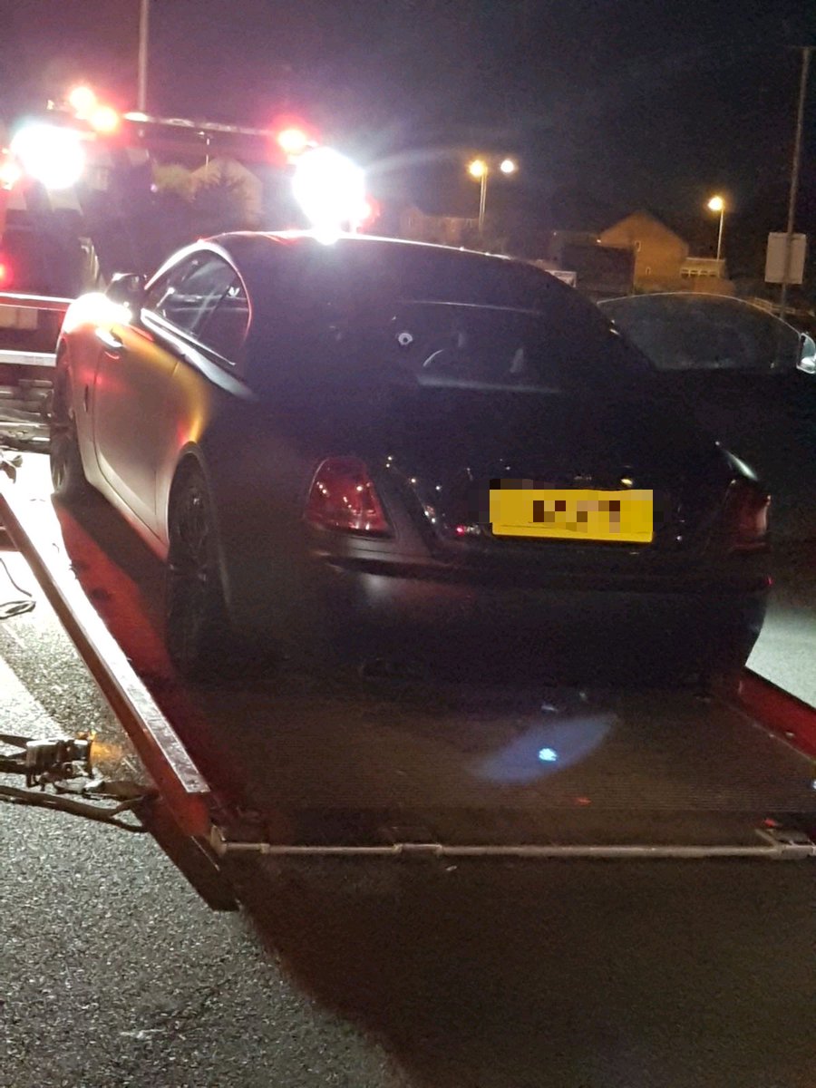 DerbyshireRPU's tweet photo. M1 J29a last night. When the Spirit of Ecstasy turns into a Pumpkin because you are not on the insurance policy and another force wants driver details for other offences. One Rolls Royce Wraith to the compound. Keys Car Ta Ta 👋 #Seized #RealTimeANPR https://t.co/t0CAxwXCVy