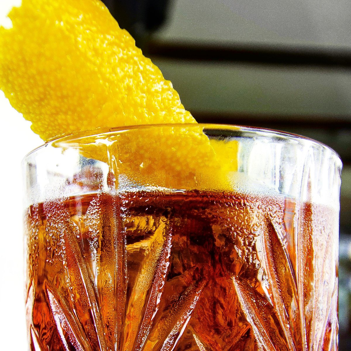 It's another scorchio Friday and your face has a date with an icy-cold Spanish negroni. So wear your good shorts and don't be late. 🇪🇸🥃