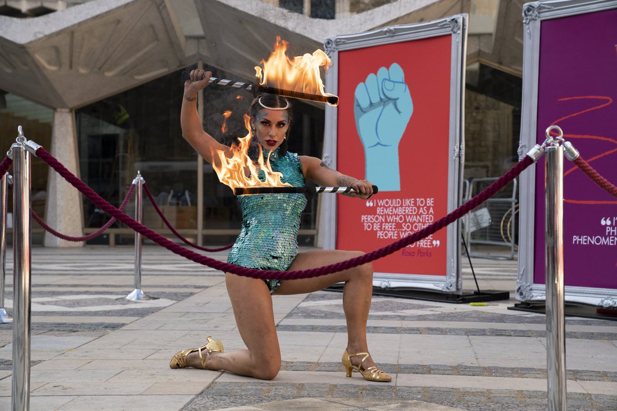 thecityofldn's tweet photo. Ready for day two of our circus spectacular in @GuildhallLondon celebrating #WomenWorkPower. @ThisIsArtBars cocktail emporium with its shimmering sequins and supreme mixology skills will be providing the ultimate beverages throughout the evening. https://t.co/jjWoHkjfsV