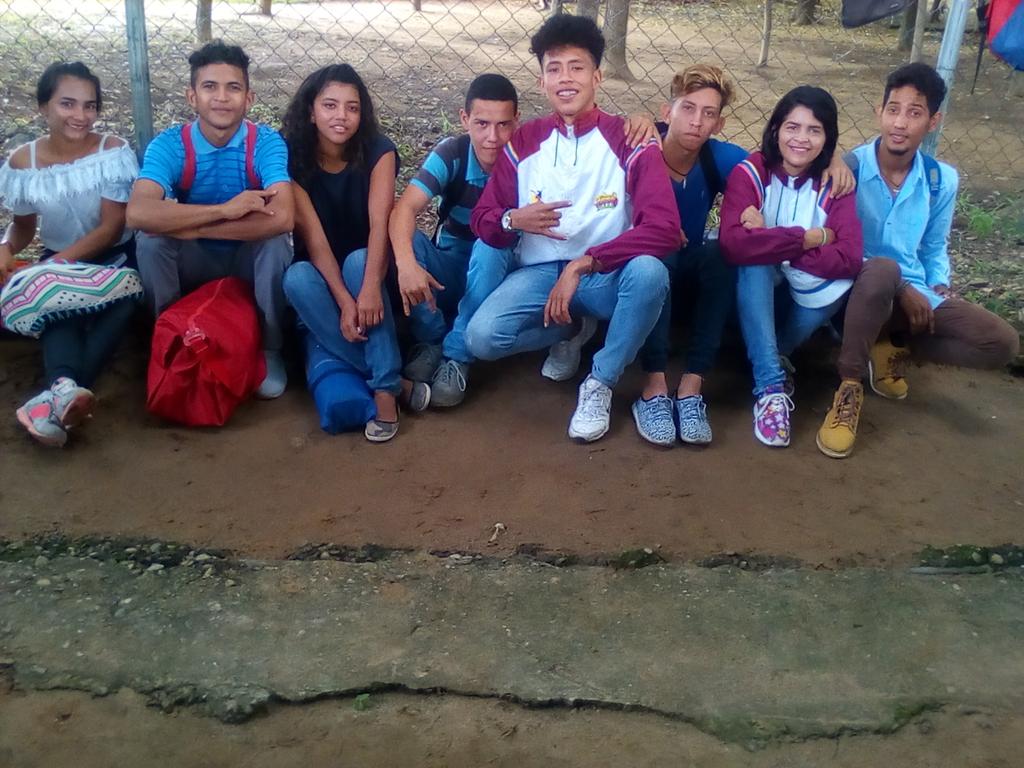 JDBbarinas's tweet photo. Lanzamiento del Plan de Escuelas abiertas , Plan de recreación, Campismos  y Senderismos con los Guías Ecoturísticos  del MEVEN desde el  Estado Barinas tierra de nuestro Comandante Eterno. Con el acompañamiento de nuestro Gobernador #ArgenisChavez
#PlanVacaionalComunitario2018 https://t.co/ULNVndy5X7