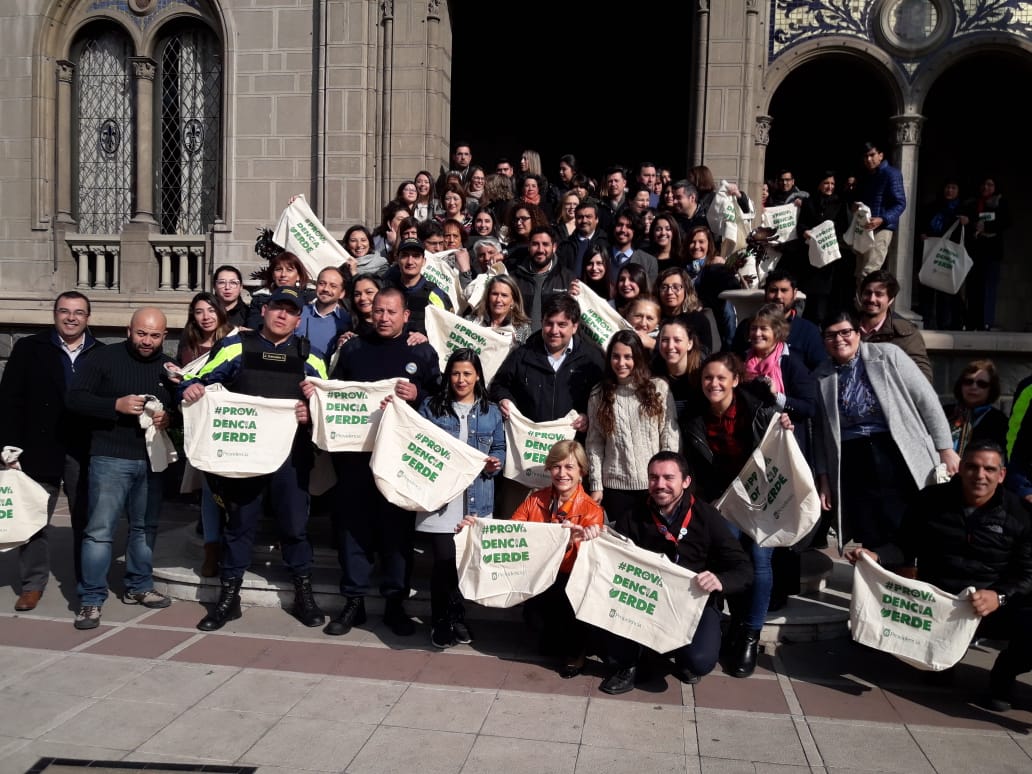 Muni_provi's tweet photo. ¡PROVIDENCIA DICE #CHAOBOLSASPLÁSTICAS! 👋🏻♻️ https://t.co/C3iQkBbaL9