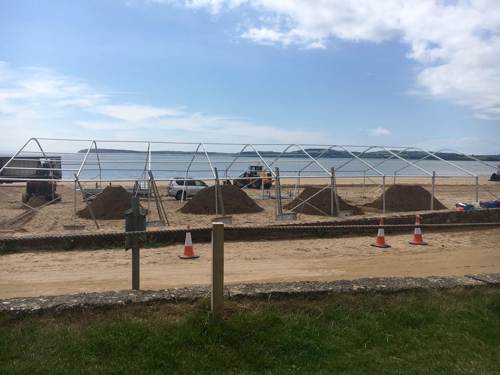SandFestival's tweet photo. #busyfriday #oneweektogo @dunsandsculpt @visitwexford @HookTourism @wexfordcoco @wexfordmammys @duncannonbeach @BallyhackA @PassageCarFerry @Bayastoryteller @WexfordHour @ancienteastIRL @MobileHomesIre @pwal10 @kitesurfingdude @wallaceswexford @aldridgelodge1 https://t.co/JRceDq8bWS